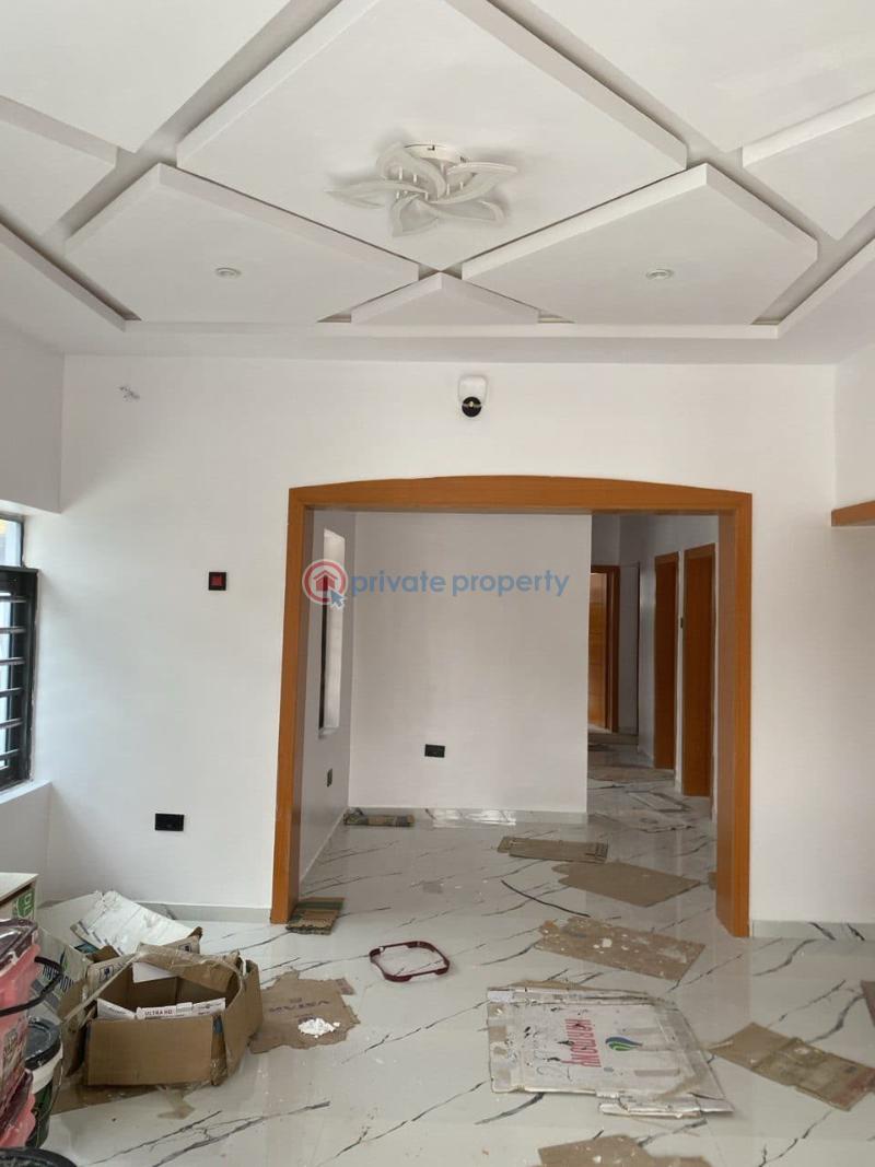 House For Sale Very Close To Elebu Market) Off Akala Express Ibadan Oyo - 4