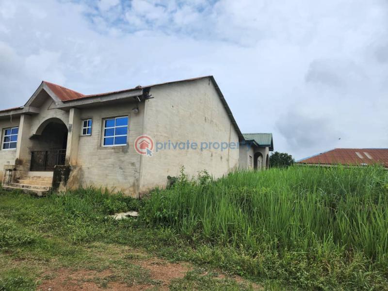 3 bedroom Detached Bungalow For Sale Olokofefe Est, Odo Ona Kekere Odo ona Ibadan Oyo - 3