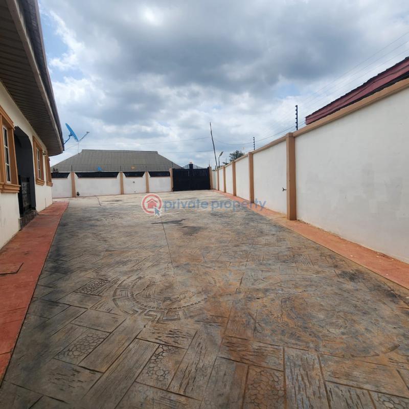 3 bedroom Bungalow For Sale Elewuro Area Akobo Ibadan Oyo - 3