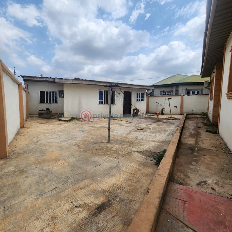 3 bedroom Bungalow For Sale Elewuro Area Akobo Ibadan Oyo - 1