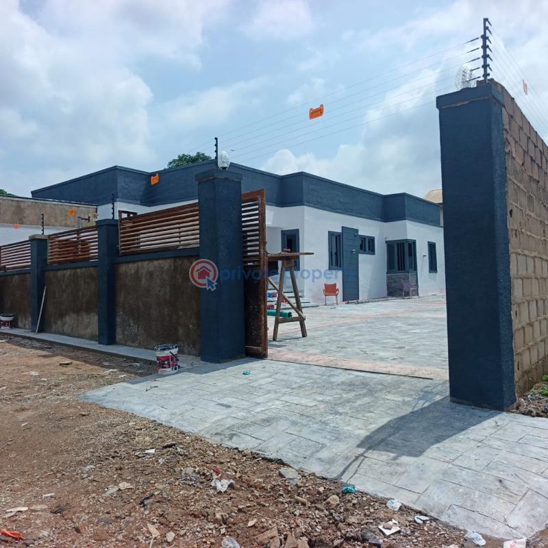 3 bedroom Detached Bungalow For Sale Baptist Grammar School Area Idiishin Extension Ibadan. Akobo Ibadan Oyo - 21