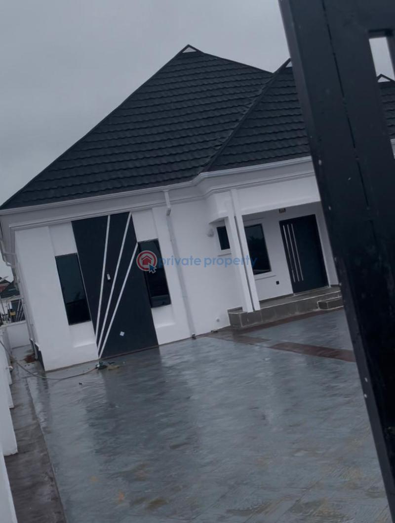 3 bedroom Detached Bungalow For Sale Mowe Town Mowe Ogun area  - 1
