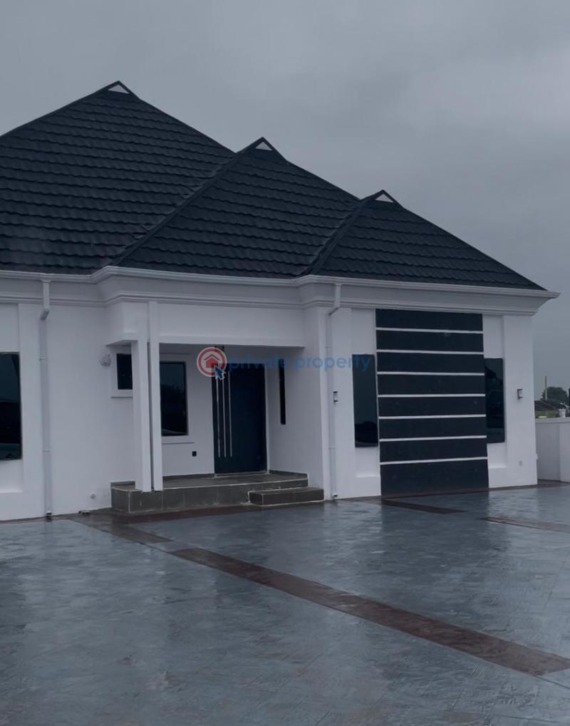 3 bedroom Detached Bungalow For Sale Mowe Town Mowe Ogun area  - 0