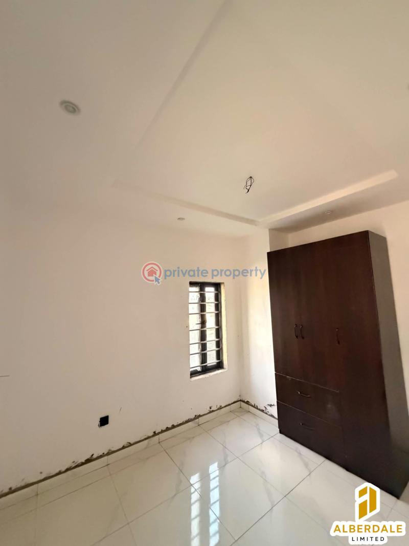 3 bedroom Flat & Apartment For Sale Gbagada Lagos - 9