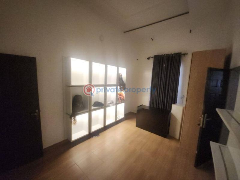 3 bedroom Detached Bungalow For Sale Thomas Estate Ajah Lagos - 9