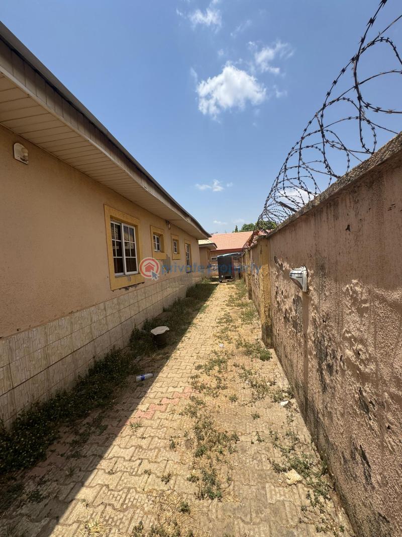 3 bedroom Detached Bungalow For Sale Apo Abuja Phase 2  - 7