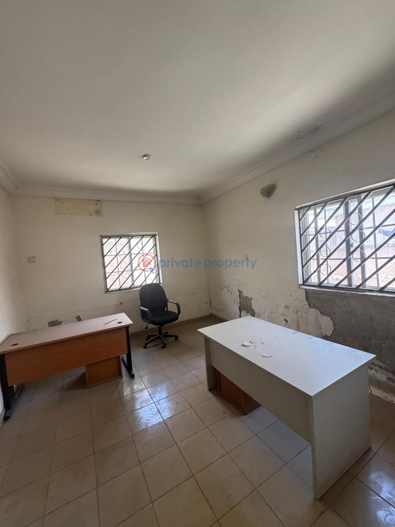 3 bedroom Detached Bungalow For Sale Apo Abuja Phase 2  - 6