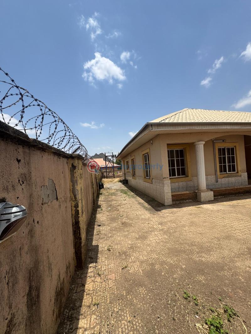 3 bedroom Detached Bungalow For Sale Apo Abuja Phase 2  - 1