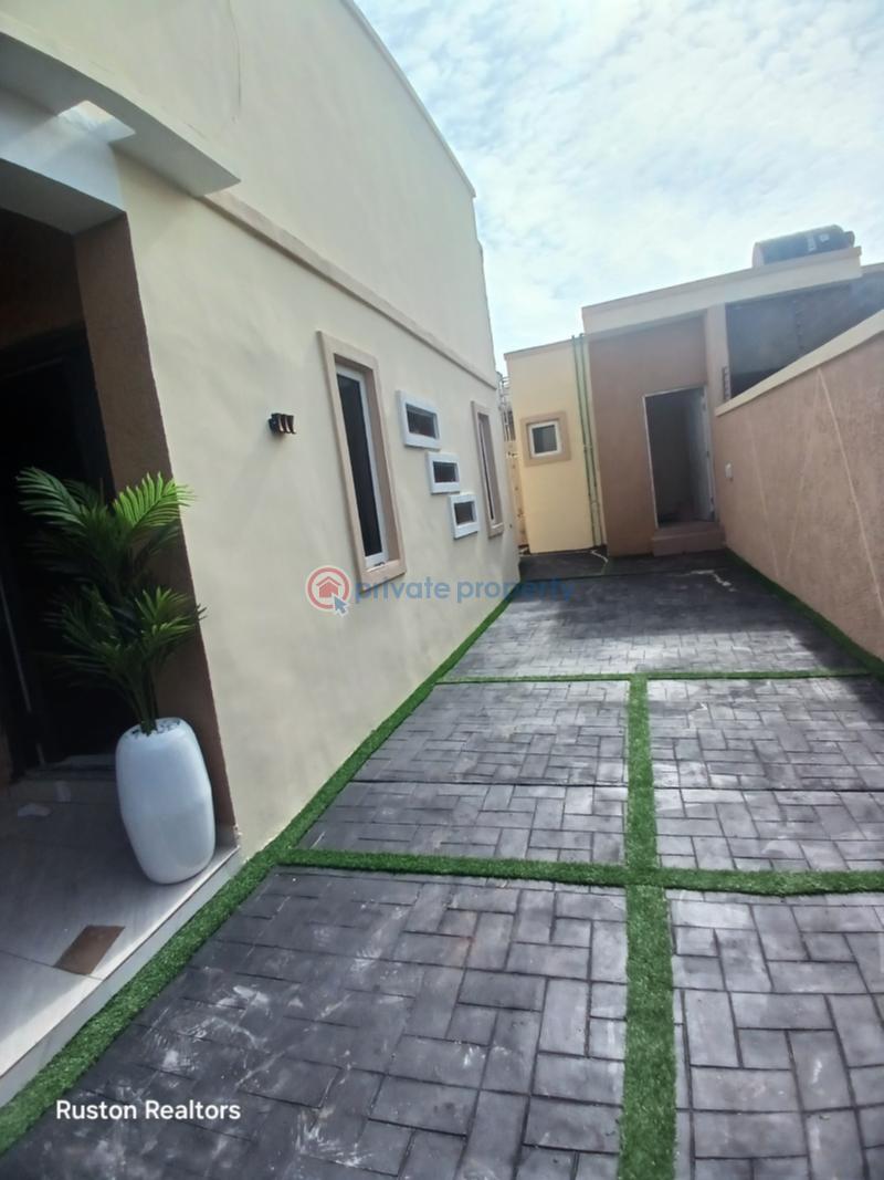 3 bedroom Detached Bungalow For Sale Harmony Estate, Off Ologuneru Eleyele Ibadan Oyo - 1