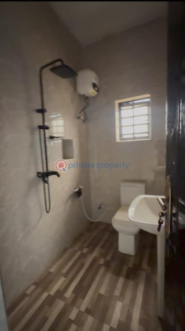 3 bedroom Detached Duplex For Sale Adron Estate Along Ife Road Ibadan Ibadan Oyo - 8