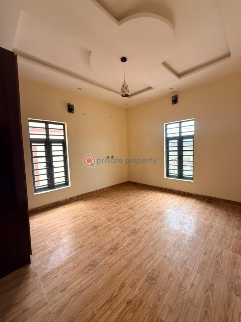 3 bedroom Detached Duplex For Sale Adron Estate Along Ife Road Ibadan Ibadan Oyo - 3