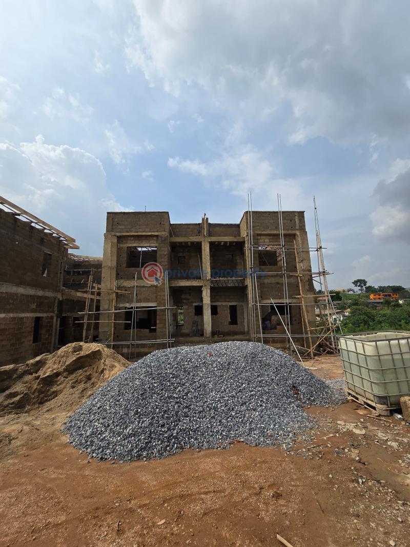 House For Sale Location:jericho G.r.a, Ibadan* Landmarks:* 📍 Jericho's Hotels And Mall 📍 Food Co Ibadan Oyo - 1