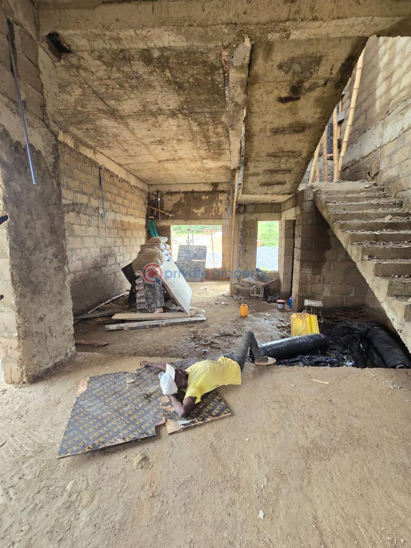 House For Sale Location:jericho G.r.a, Ibadan* Landmarks:* 📍 Jericho's Hotels And Mall 📍 Food Co Ibadan Oyo - 2