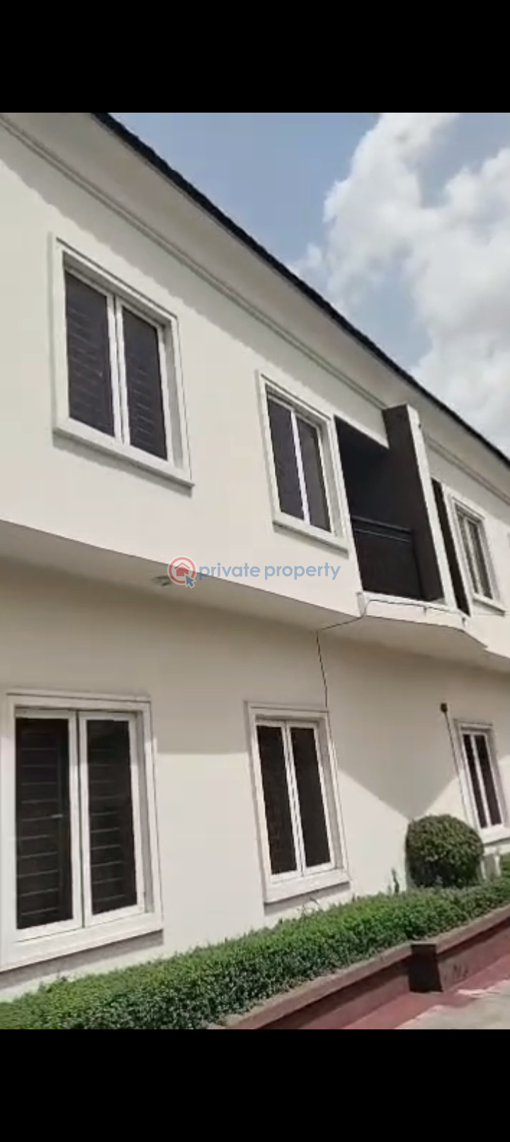 House For Rent Magodo Kosofe/Ikosi Lagos - 1