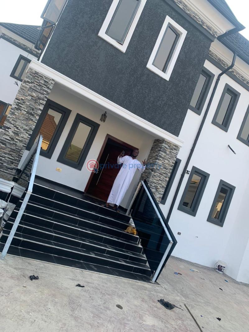 3 bedroom Flat & Apartment For Rent Elepe Royal Estate Ikorodu Lagos - 0