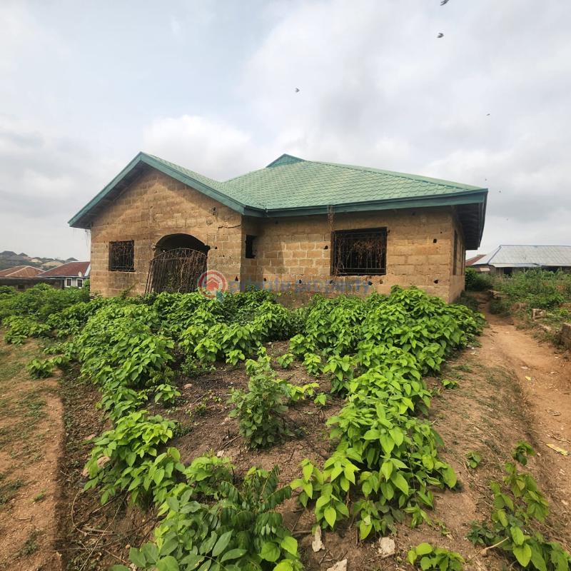 3 bedroom Flat & Apartment For Sale Along Ido, Beside Amotekun Office, Ologuneru Ibadan Eleyele Ibadan Oyo - 0