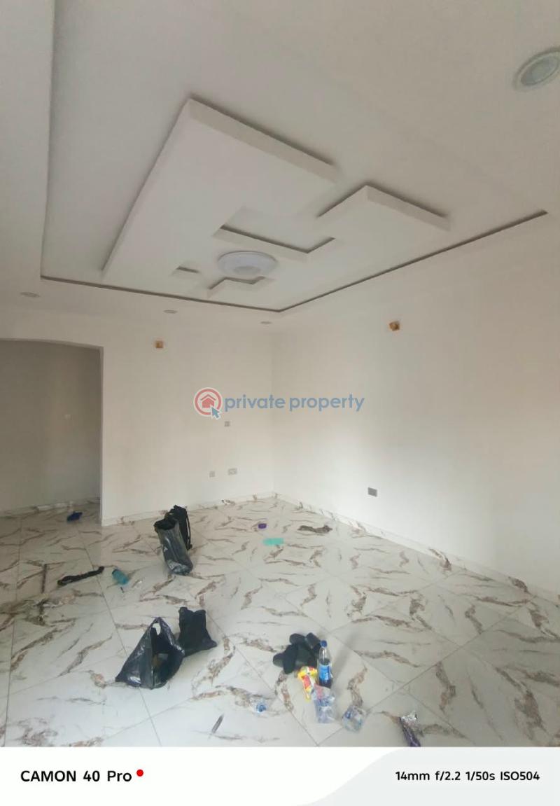 Flat & Apartment For Rent Iyana Olopa / Anifalaje Estate, Akobo, Ibadan (tarred Road Access) Ibadan Oyo - 4