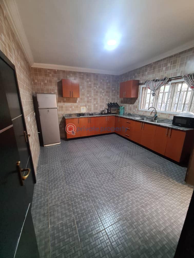 3 bedroom Block Of Flats For Rent Onireke Gra, Jericho, Ibadan Ibadan Oyo - 1