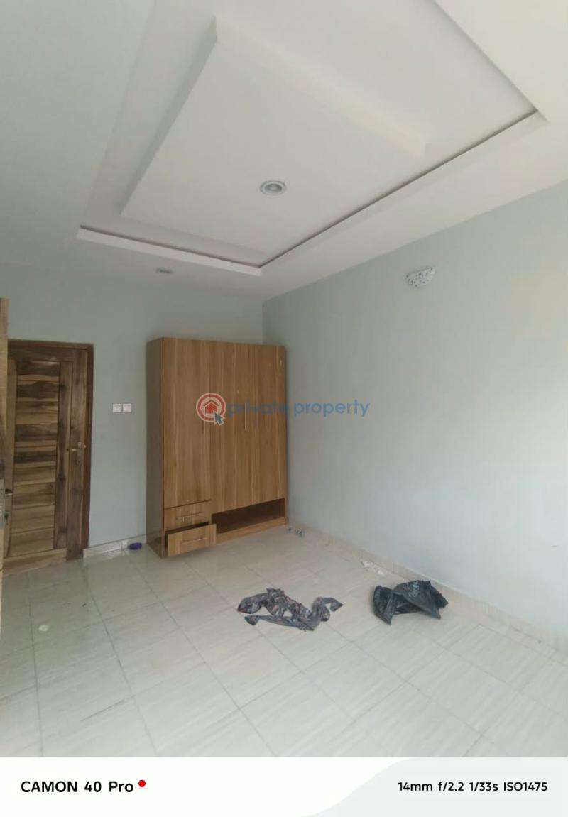 Flat & Apartment For Rent Iyana Olopa / Anifalaje Estate, Akobo, Ibadan (tarred Road Access) Ibadan Oyo - 2