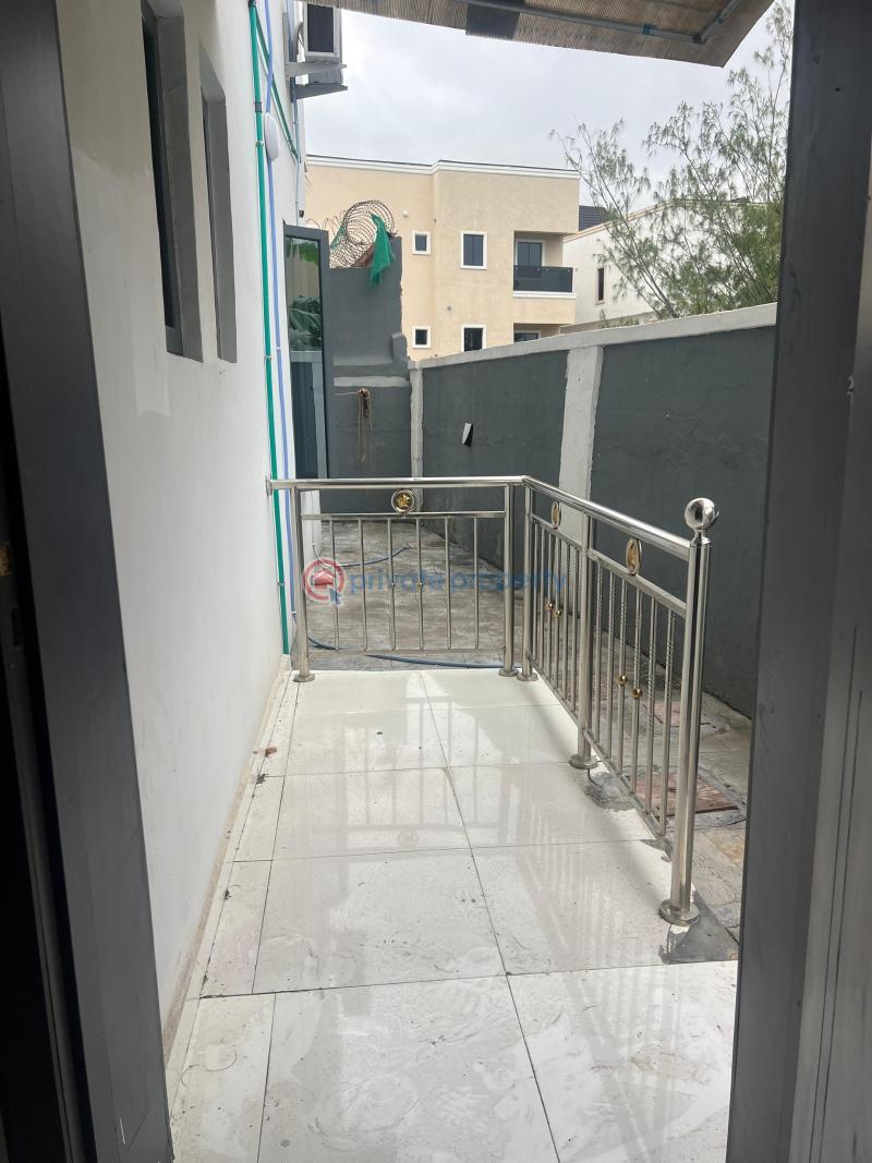 3 bedroom Block Of Flats For Sale Magodo Gra Phrase 2 Magodo GRA Phase 2 Kosofe/Ikosi Lagos - 0