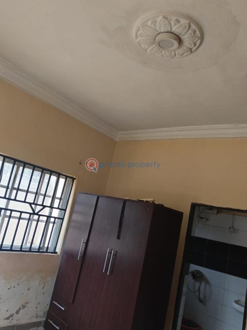 3 bedroom Block Of Flats For Rent Adeoje Estate, Akala Express, Oluyole Extension, Ibadan Bodija Ibadan Oyo - 1