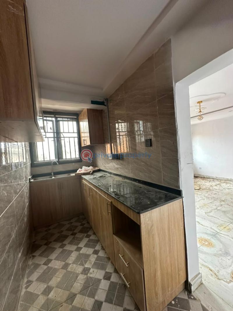 1 bedroom Mini Flat For Rent Iyaganku, Opp Mobil Filling Station, Ringroad, Ibadan Ibadan Oyo - 0