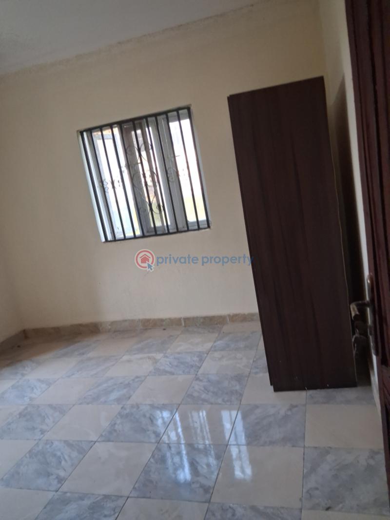 3 bedroom Block Of Flats For Rent In An Estate Magboro Lagos Extension Ogun - 2