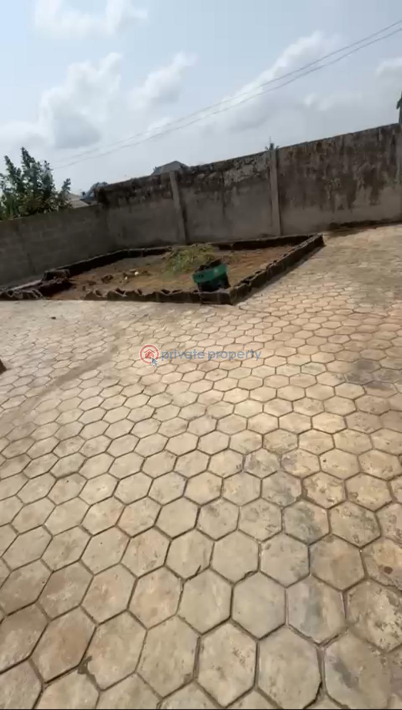 3 bedroom Detached Bungalow For Sale Makogi, Magboro Obafemi Owode Ogun - 1