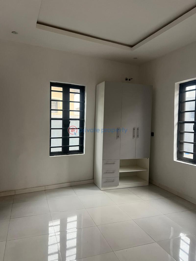 3 bedroom Block Of Flats For Sale Magodo Gra Phrase 2 Magodo GRA Phase 2 Kosofe/Ikosi Lagos - 3