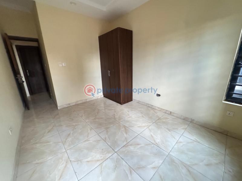 3 bedroom Block Of Flats For Sale Yabatech Staff Quarters Yaba Lagos - 21