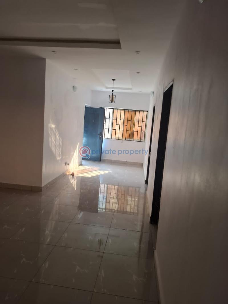 3 bedroom Block Of Flats For Rent Airport Road Mafoluku Oshodi Lagos - 1