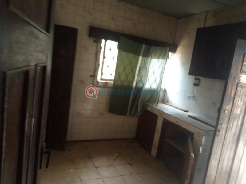 For rent 3 bedroom Flat & Apartment Oba Ile, Housing Estate Akure Ondo