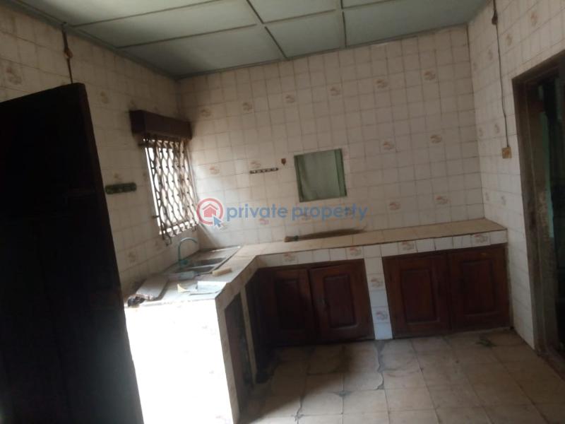 For rent 3 bedroom Flat & Apartment Oba Ile, Housing Estate Akure Ondo