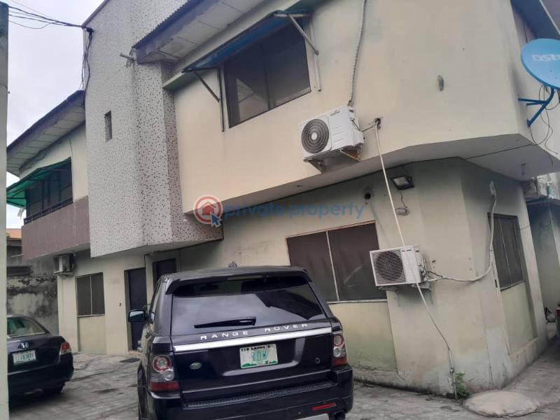 3 bedroom Block Of Flats For Rent Awuse Estate Opebi Ikeja Lagos - 8