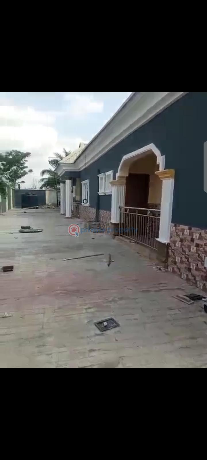 3 bedroom Block Of Flats For Rent Ologolo, Jericho Extension Ibadan Oyo - 0
