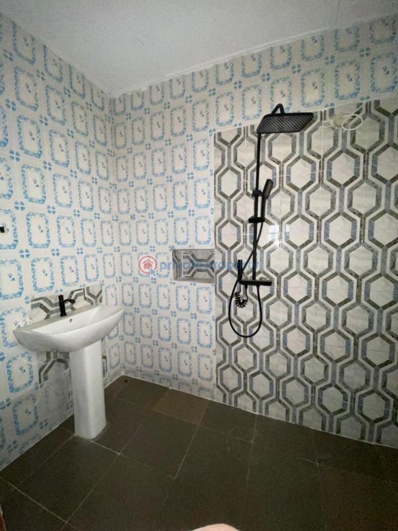 House For Rent At Kolapo Ishola Gra. Ibadan Oyo - 4