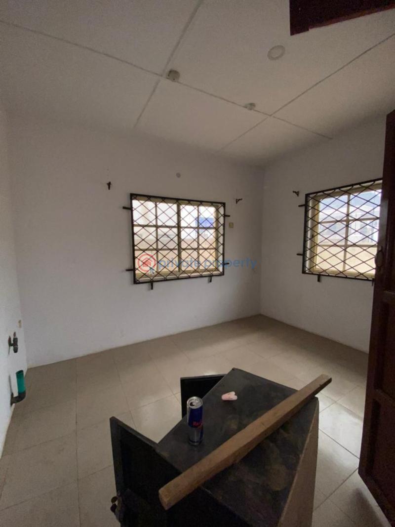 House For Rent At Kolapo Ishola Gra. Ibadan Oyo - 3