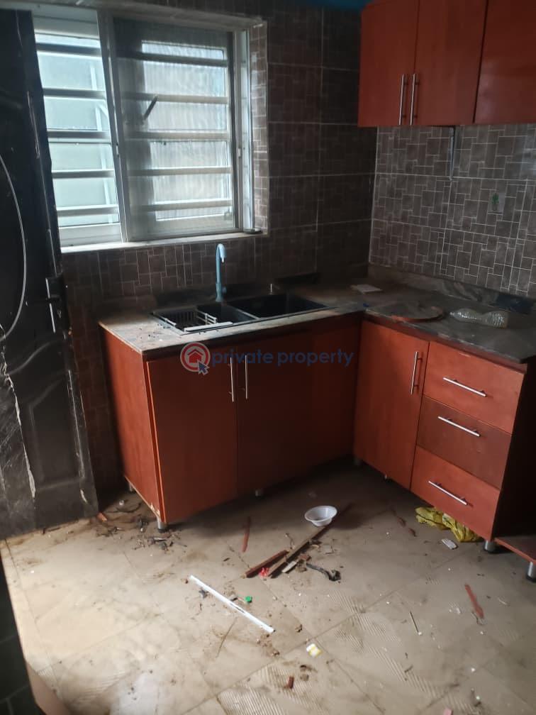 3 bedroom Block Of Flats For Rent Behind Mardie Grazz Lounge, Akala Express Ibadan Oyo - 1