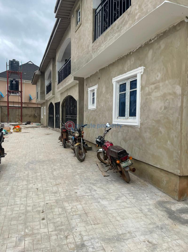 3 bedroom Block Of Flats For Rent Ire Akari Estate, Akala Express, Oluyole Extension, Ibadan Akala Express Ibadan Oyo - 1