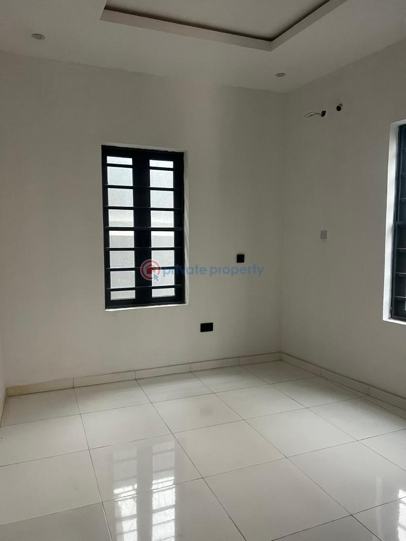 3 bedroom Block Of Flats For Sale Magodo Gra Phrase 2 Magodo GRA Phase 2 Kosofe/Ikosi Lagos - 1