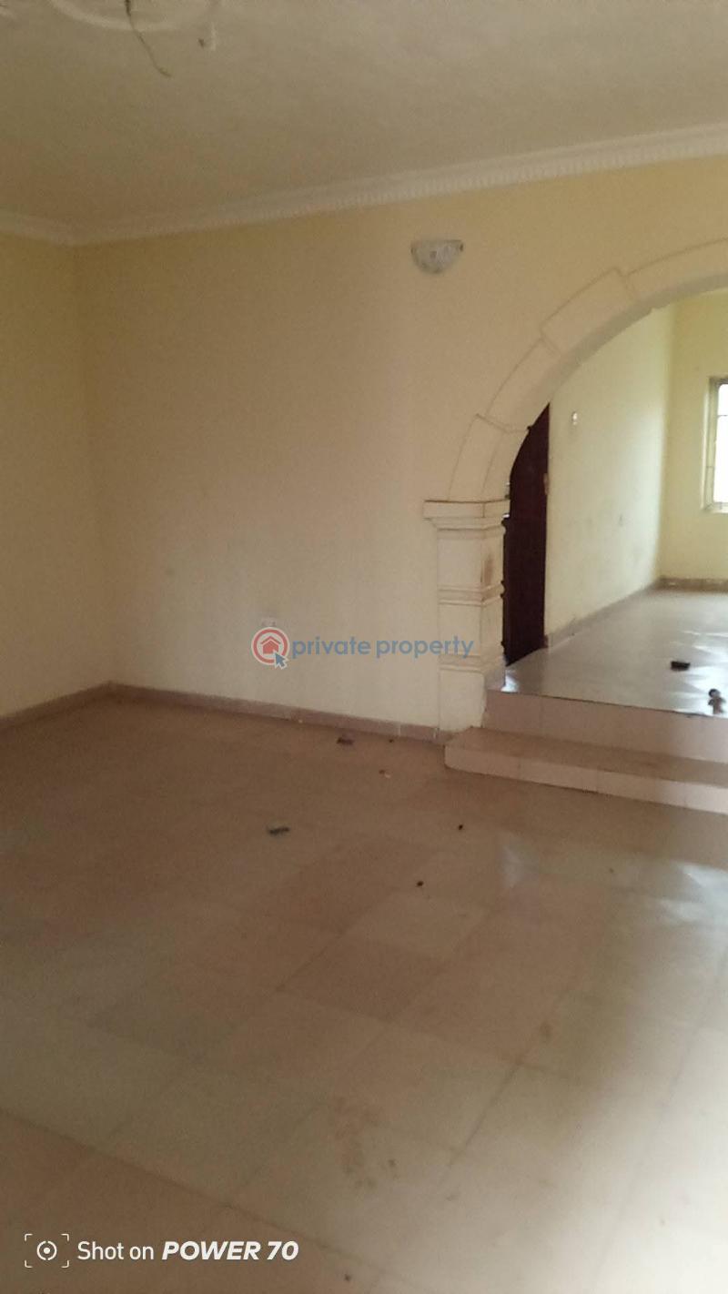 3 bedroom Block Of Flats For Rent Agura Gberigbe Gberigbe Ikorodu Lagos - 1