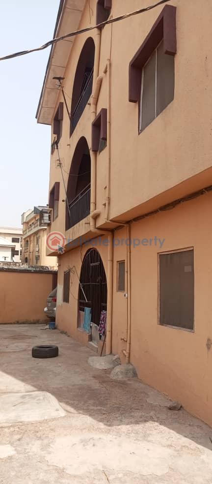 3 bedroom Flat & Apartment For Rent Jakande Estate Isolo Lagos - 14