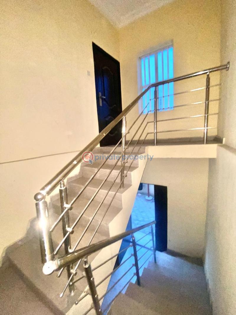 3 bedroom Block Of Flats For Rent Thomas Estate Ajah Lagos - 1