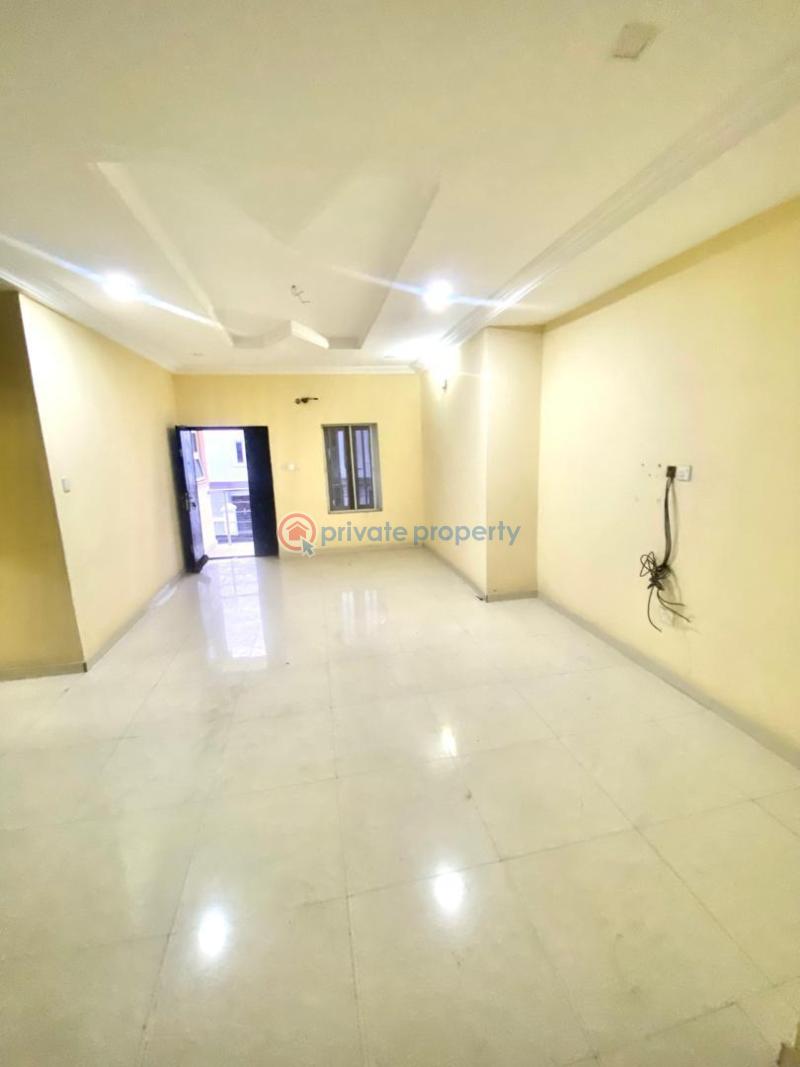 3 bedroom Block Of Flats For Rent Thomas Estate Ajah Lagos - 0