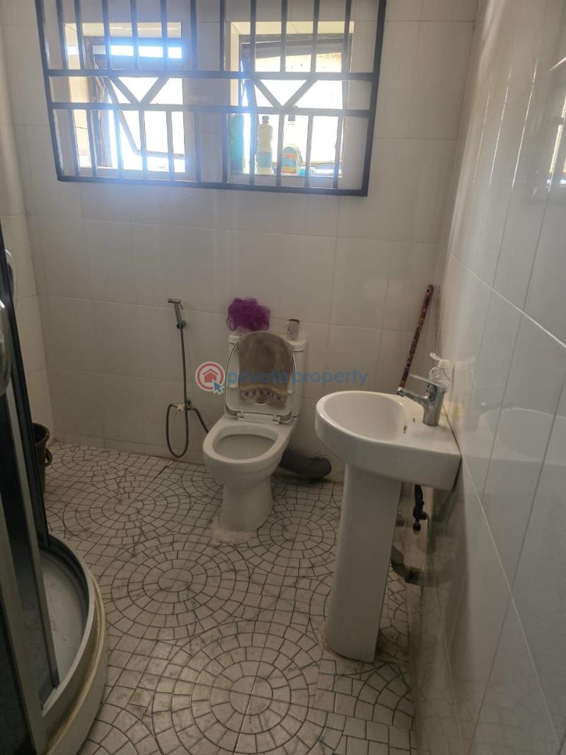 3 bedroom Block Of Flats For Rent Behind Vanguard Pharmacy, Adeoyo Ringroad, Ibadan Ring Road Ibadan Oyo - 2