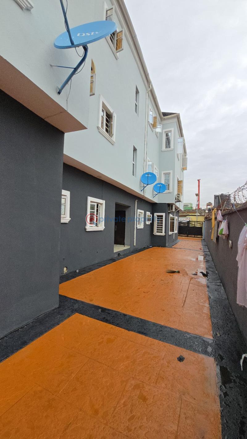 3 bedroom Flat & Apartment For Sale Okeira Ogba Lagos - 1
