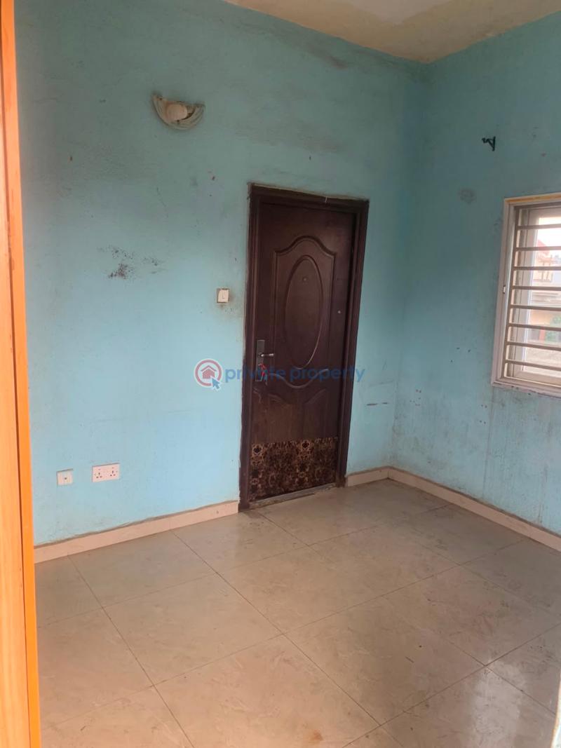 3 bedroom Block Of Flats For Rent Olowora Omole Phase 2 Extension Kosofe Kosofe/Ikosi Lagos - 7
