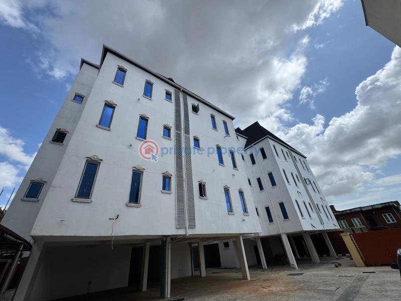 3 bedroom Block Of Flats For Sale Yabatech Staff Quarters Yaba Lagos - 0