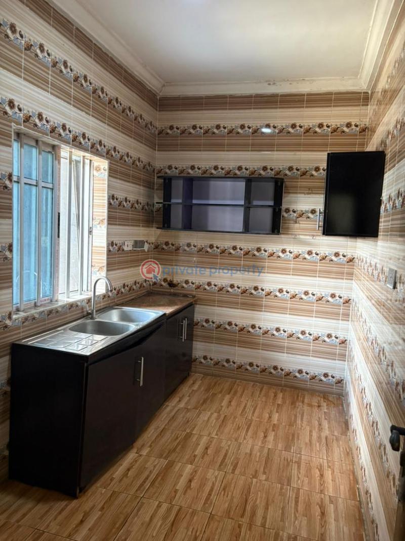 3 bedroom Block Of Flats For Rent Karinkapo Estate Akala Express Ibadan Oyo - 2