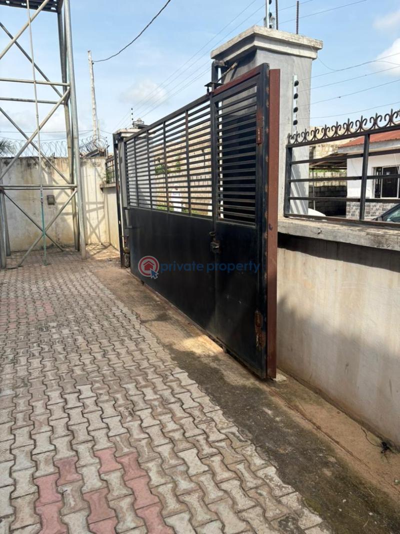 3 bedroom Block Of Flats For Rent Karinkapo Estate Akala Express Ibadan Oyo - 1